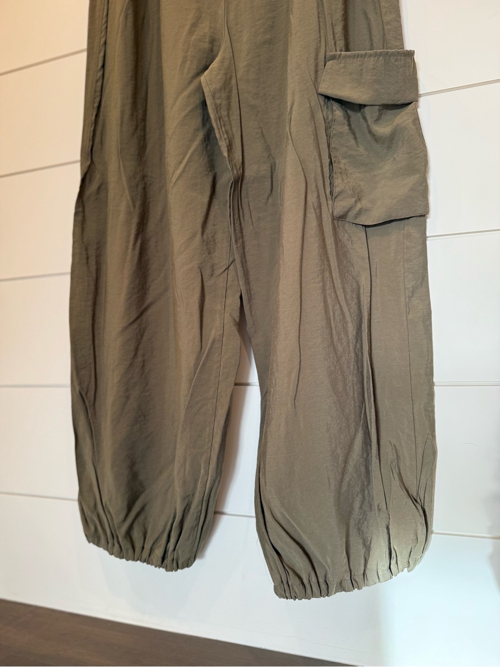 Anthropologie bungee parachute pants Medium - Picture 7 of 9
